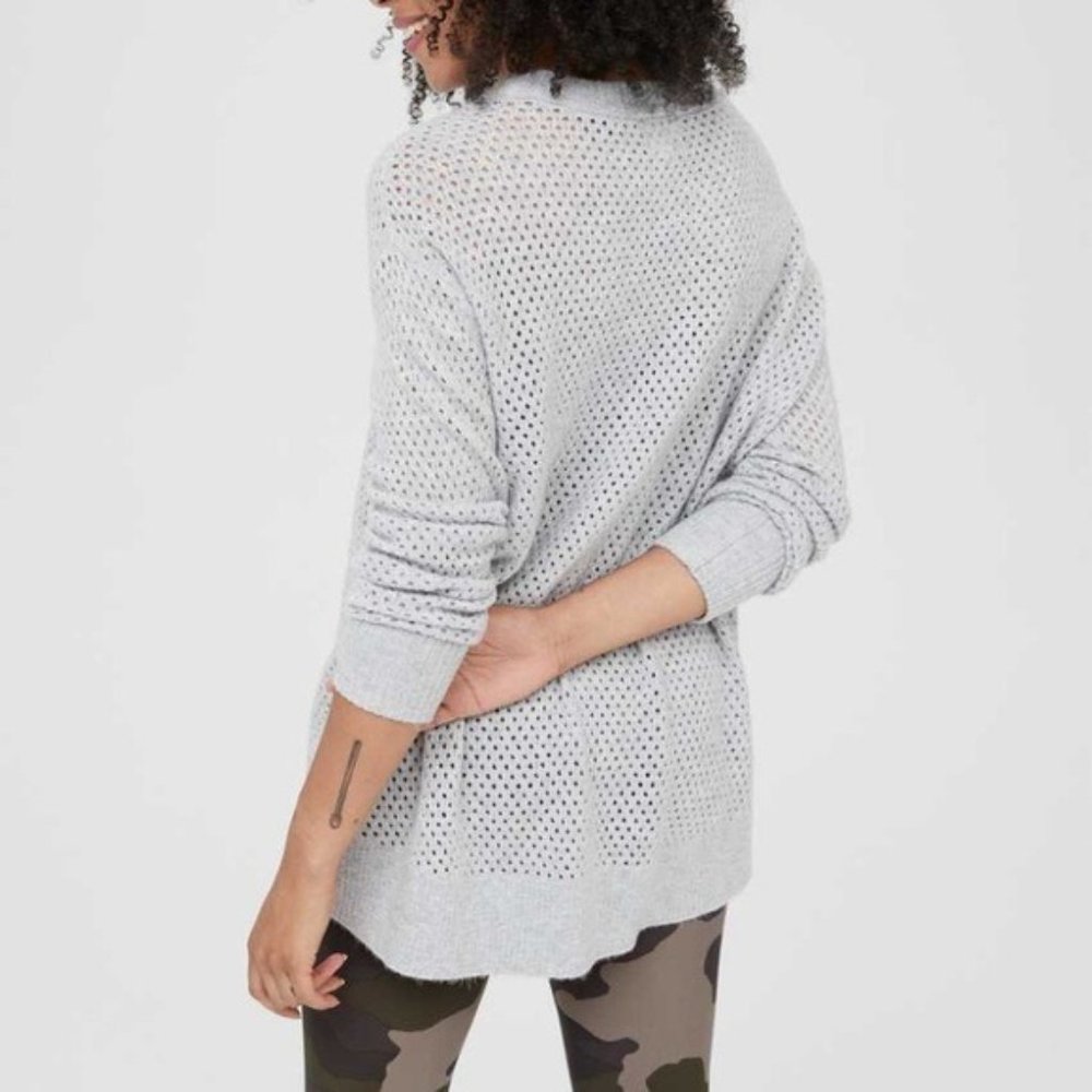 OFFLINE by Aerie  Lightweight Gray Tunic Pullover Sweater - Womens Size Medium
